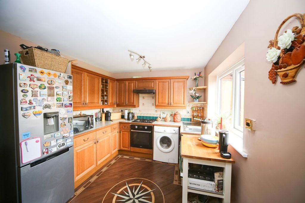 Property photo 3 of 24