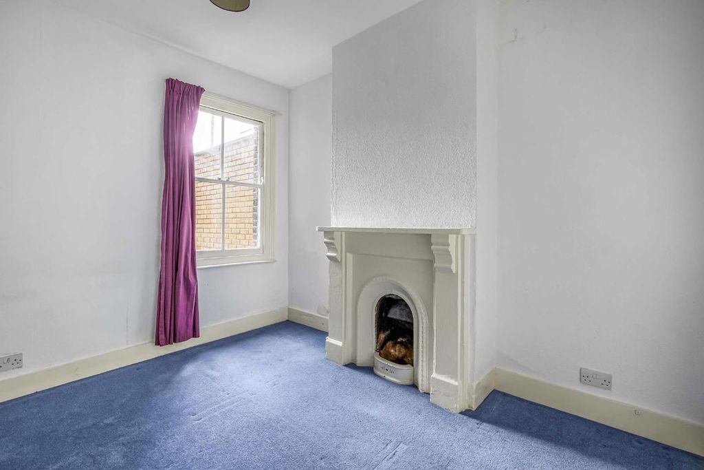 Property photo 2 of 5