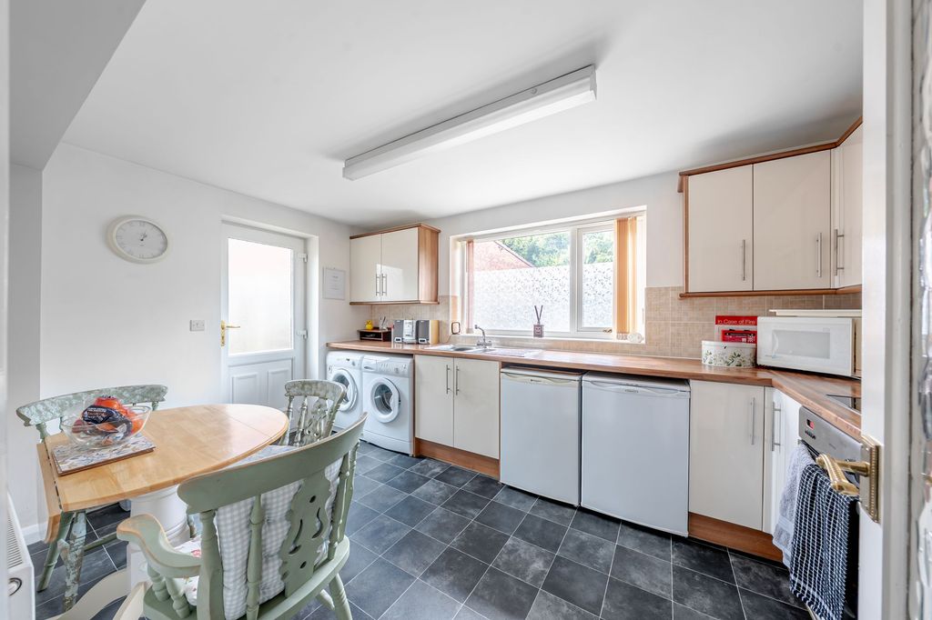 Property photo 2 of 34