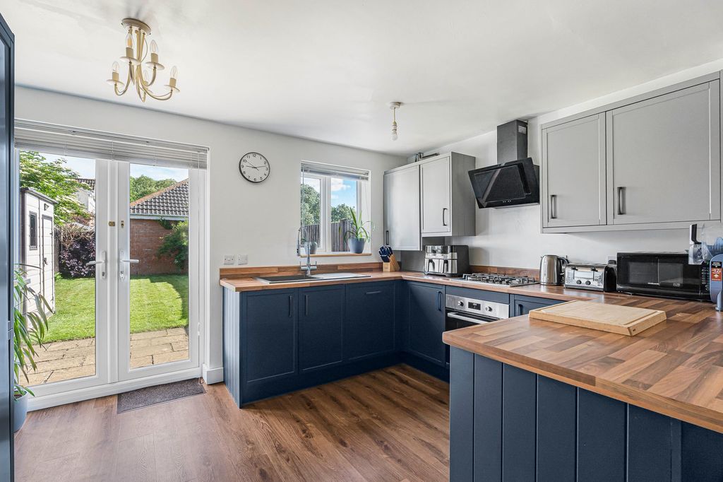 Property photo 3 of 22