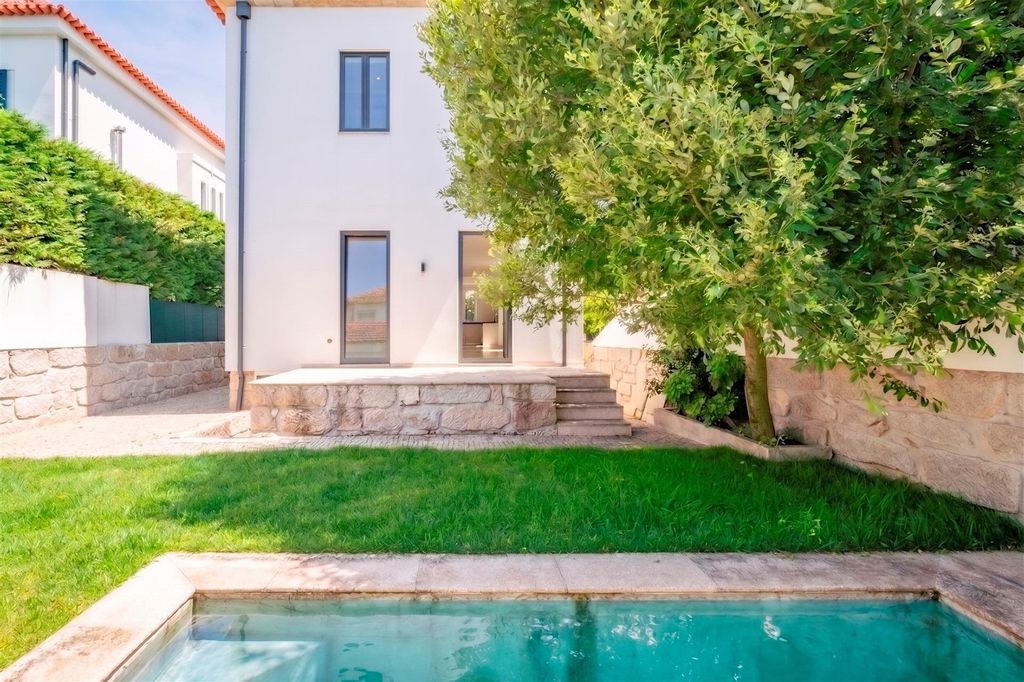 Property photo 2 of 45