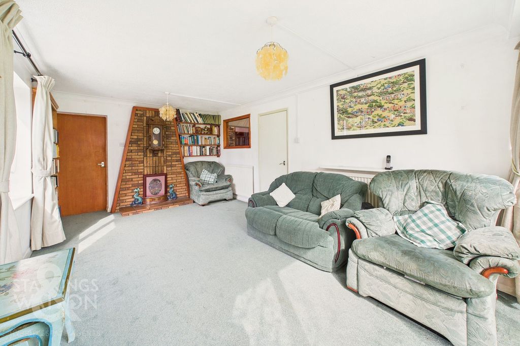 Property photo 2 of 37