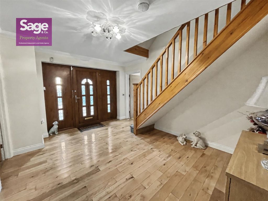 Property photo 3 of 49