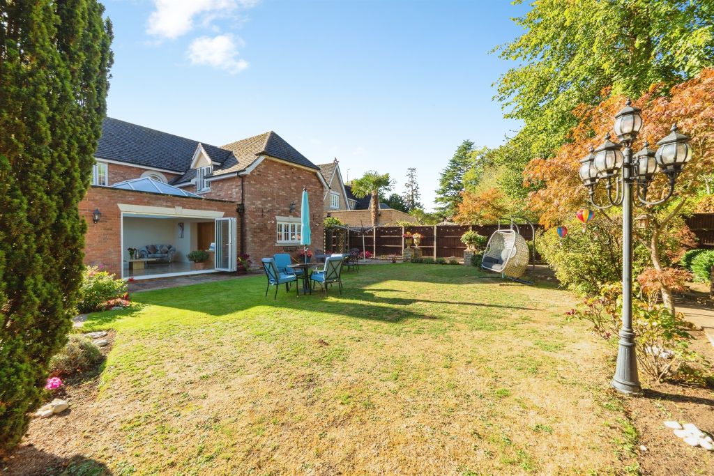 Property photo 2 of 33