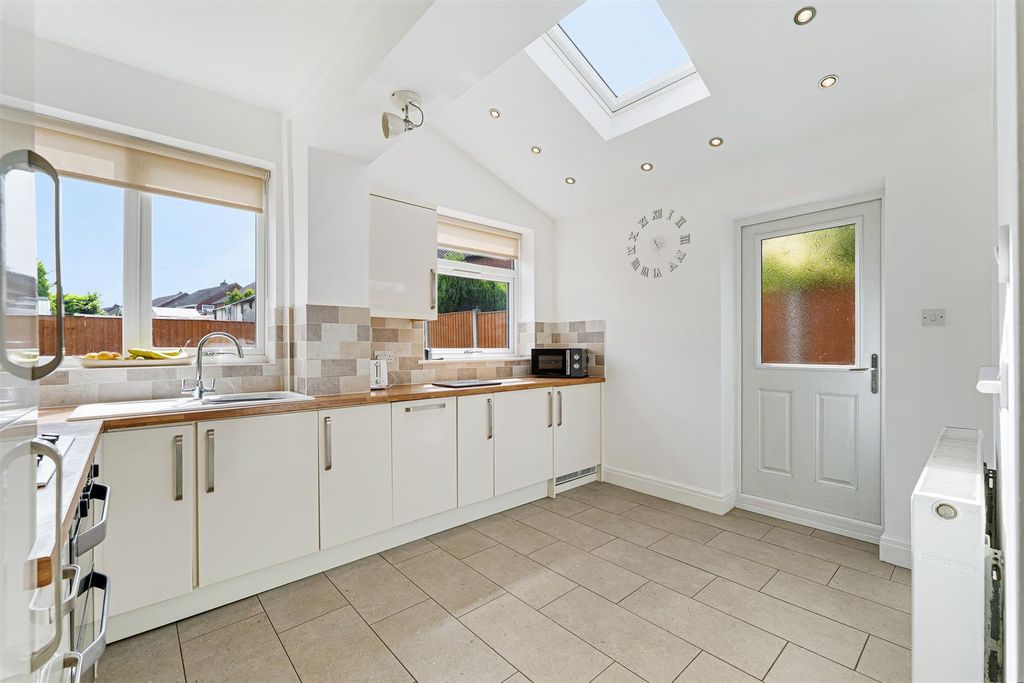 Property photo 3 of 23 11 Mcvinnie Road-36.Jpg