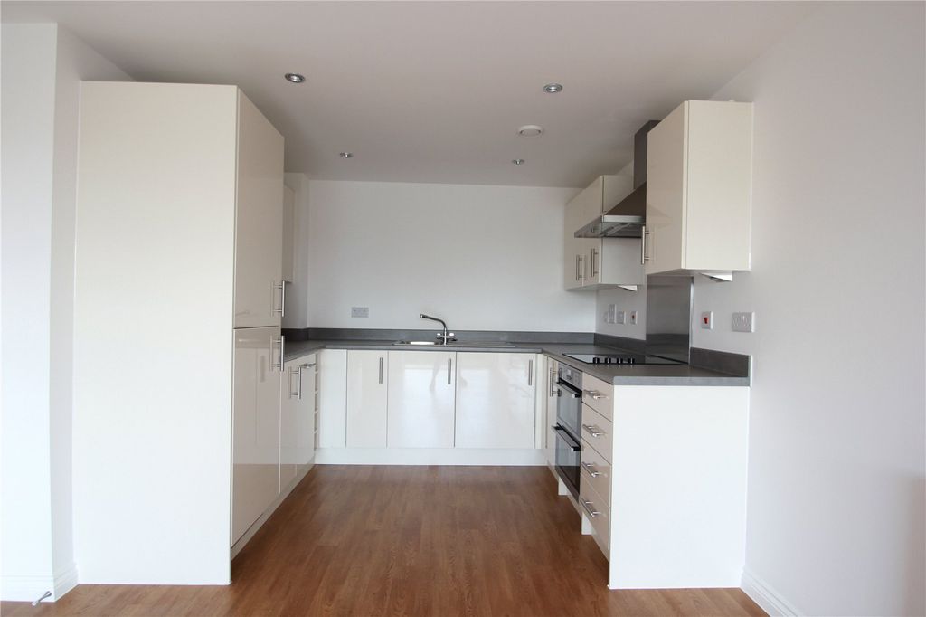 Property photo 2 of 8 Picture No. 18