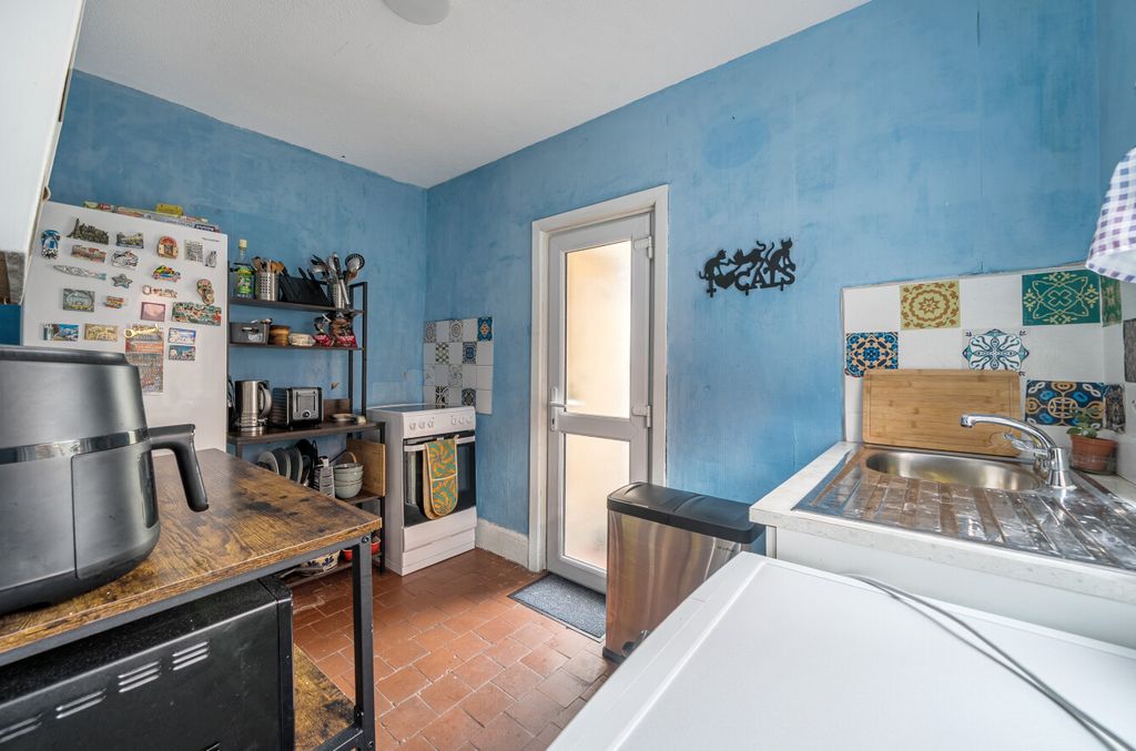 Property photo 3 of 12 1374587-21-6904E0...