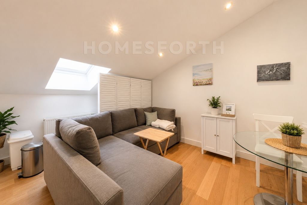 Property photo 1 of 13 Photo 8