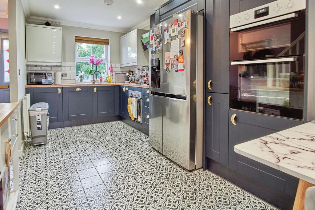 Property photo 3 of 19 Pbox-Img.Jpg