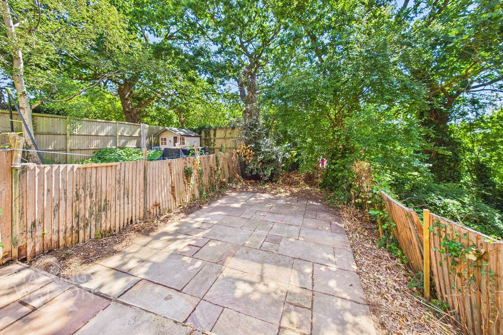 Property photo 2 of 14