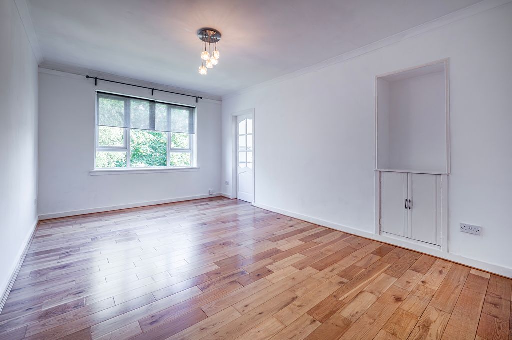 Property photo 3 of 35