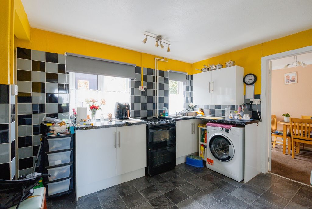 Property photo 2 of 14