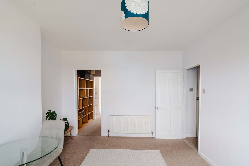 Property photo 2 of 7 3