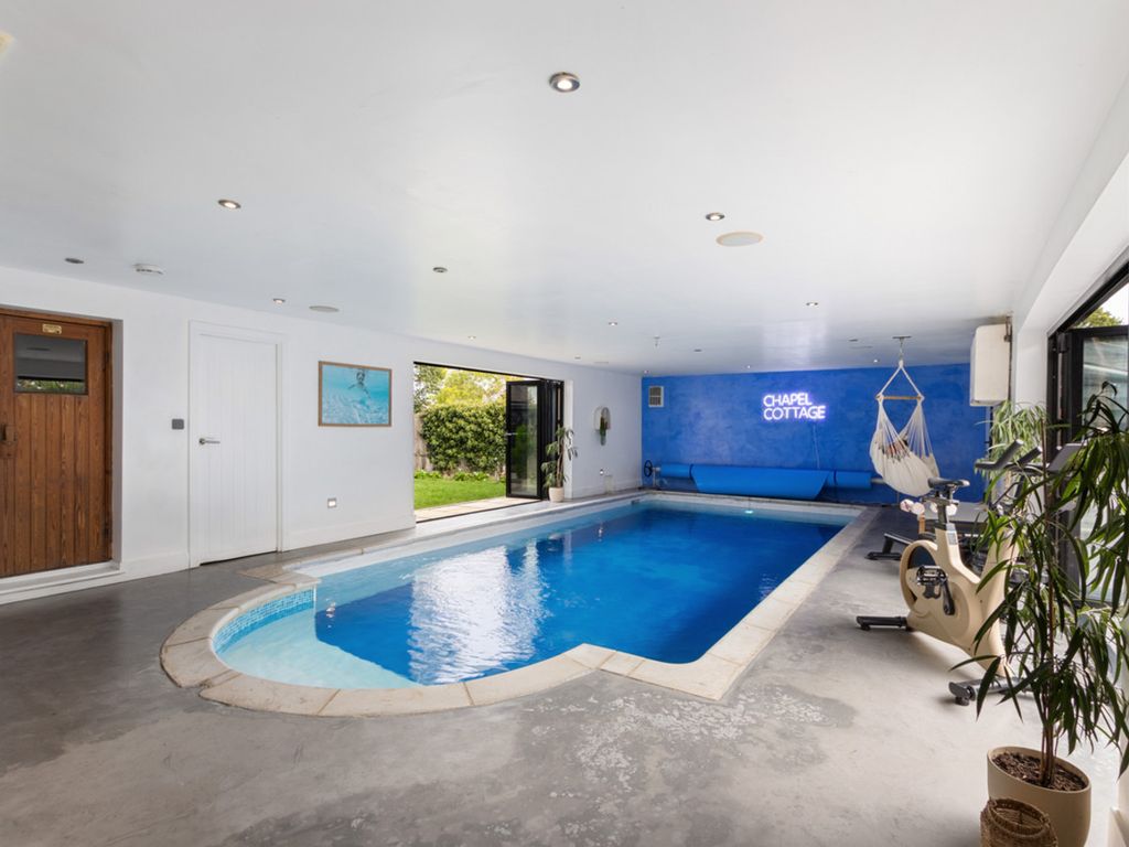 Property photo 2 of 27