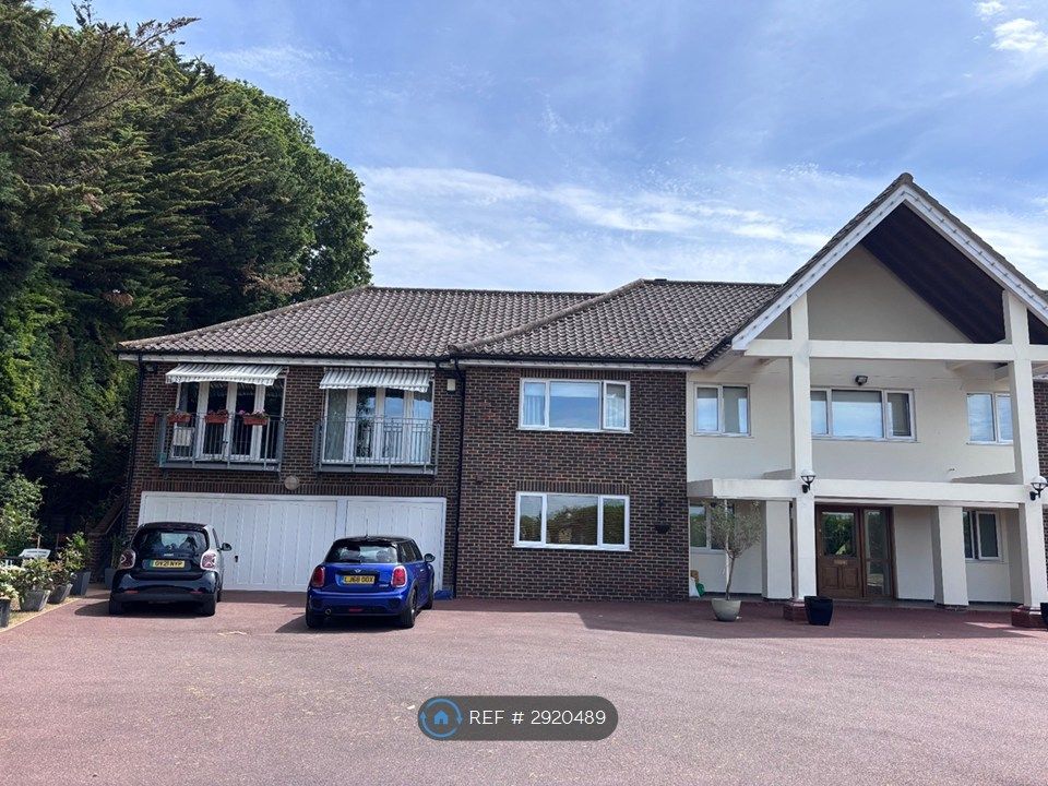 Property photo 1 of 28