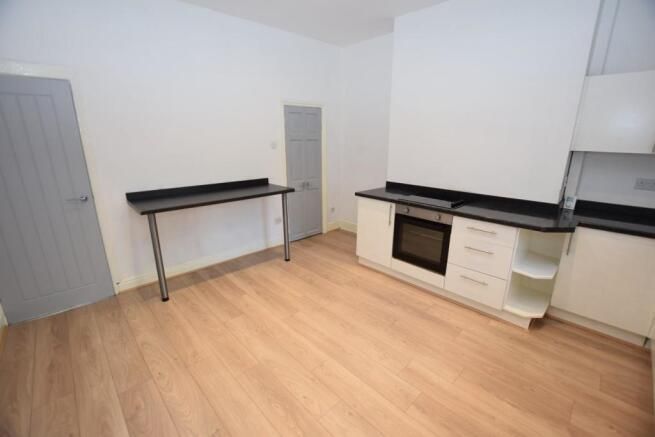 Property photo 3 of 9 Kitchen 2.Jpeg