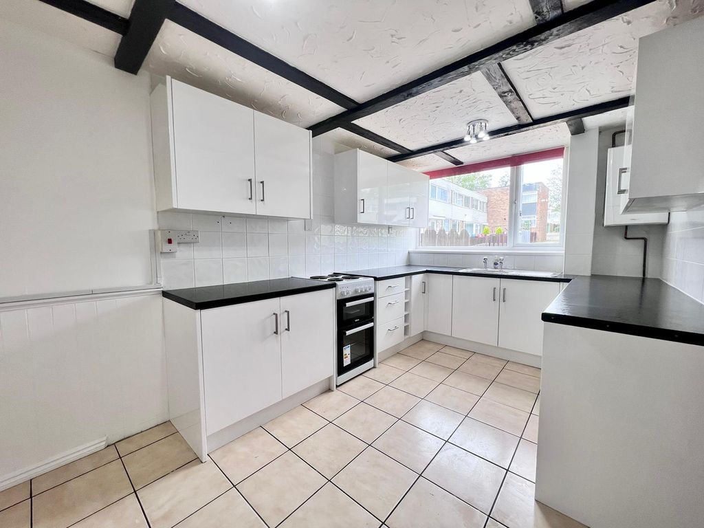 Property photo 1 of 14 Watten Court, Bletchley, Milton Keynes
