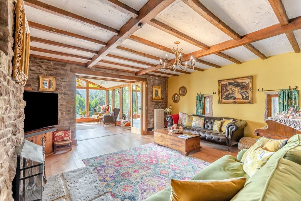 Property photo 2 of 46