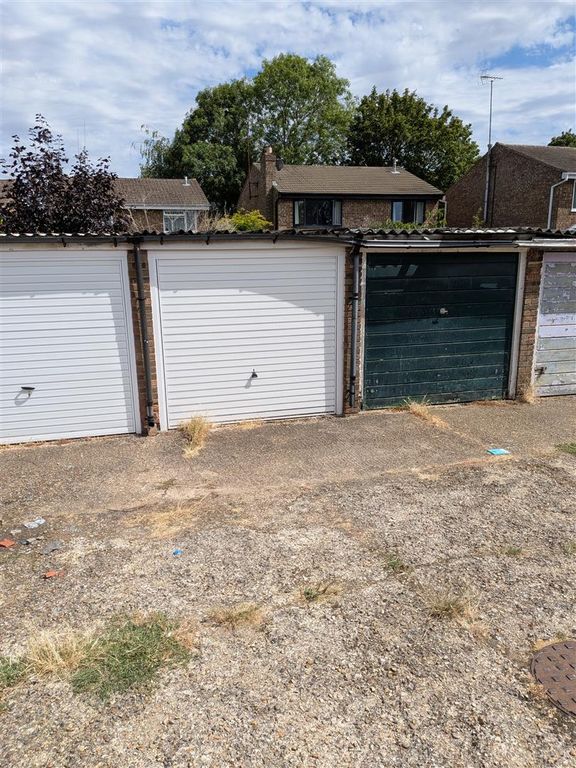 Property photo 3 of 3 Garage Hemel Hempstead (3).Jpg