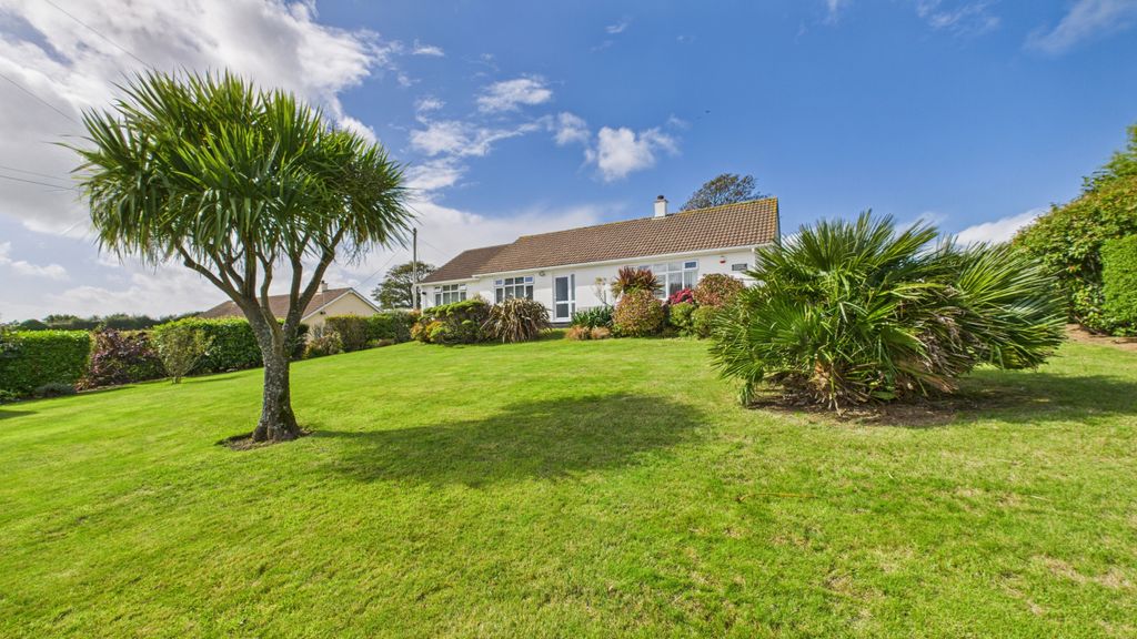 Property photo 1 of 27 3 Bedroom Detached Bungalow For Sale