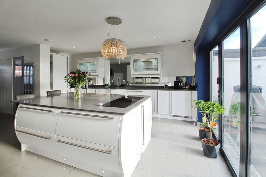 Property photo 2 of 35 Kitchen