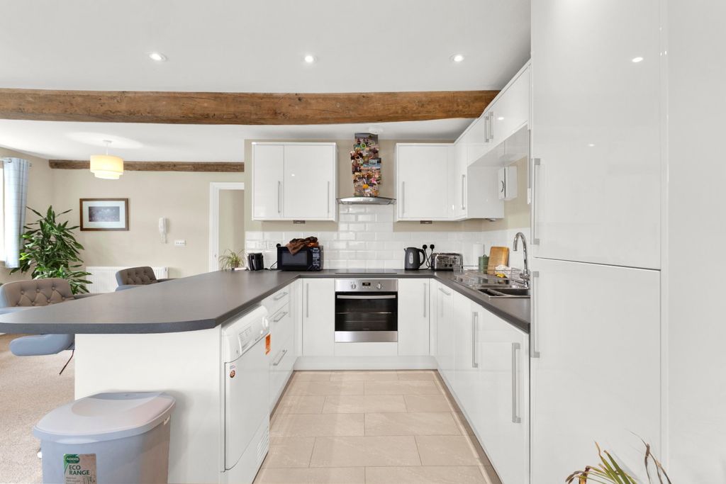 Property photo 3 of 17 Picture No. 12