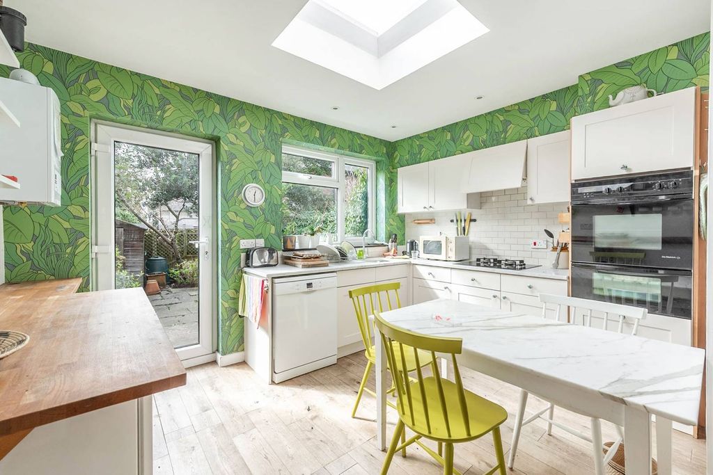 Property photo 1 of 5