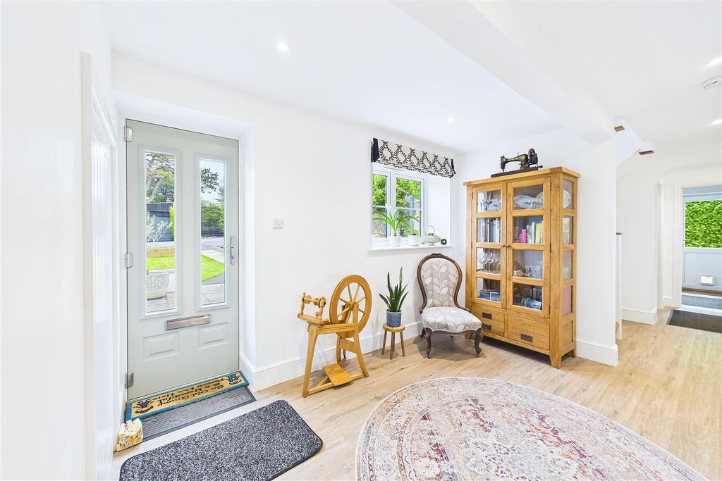 Property photo 3 of 25