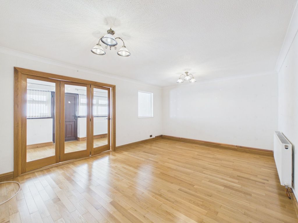 Property photo 2 of 35