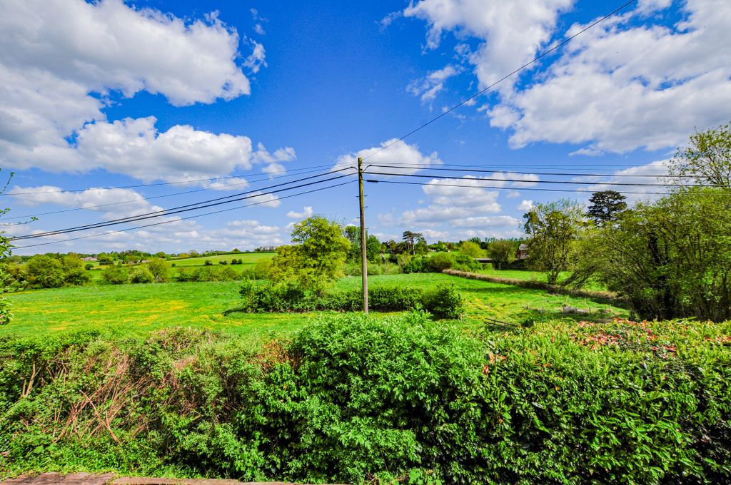 Property photo 3 of 28