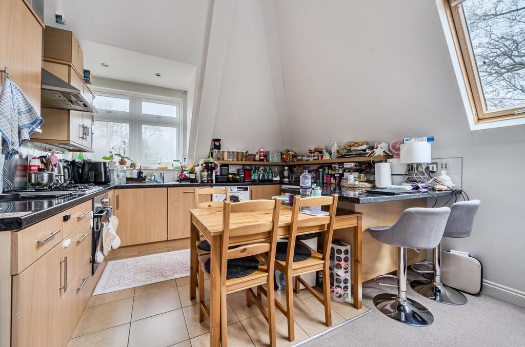 Property photo 3 of 14 1416855-10-6995ce67Cb11d.Jpg
