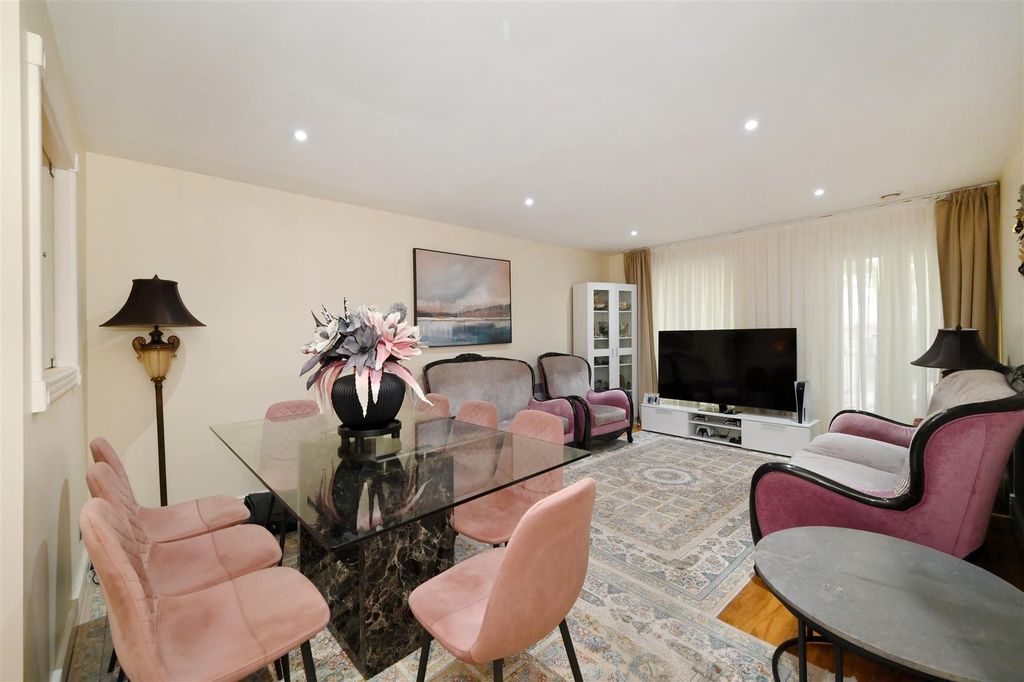 Property photo 1 of 11 6-Tollard-House (1).Jpg