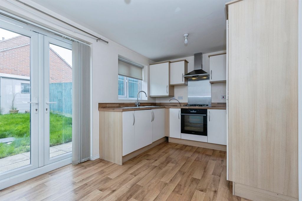 Property photo 2 of 20