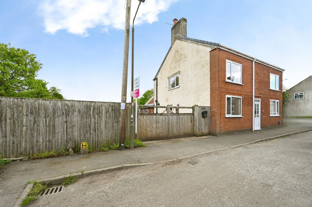 Property photo 1 of 28
