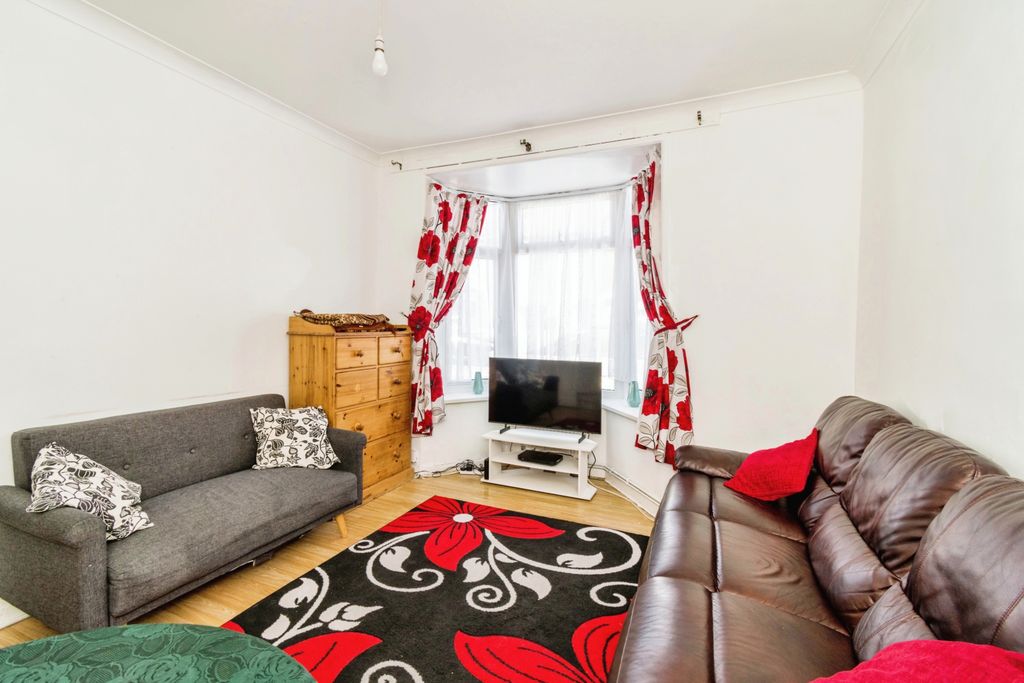 Property photo 2 of 17 Photography