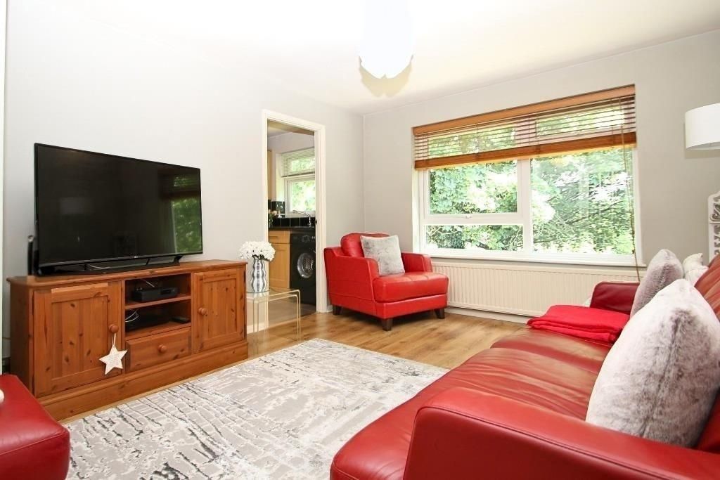 Property photo 2 of 8
