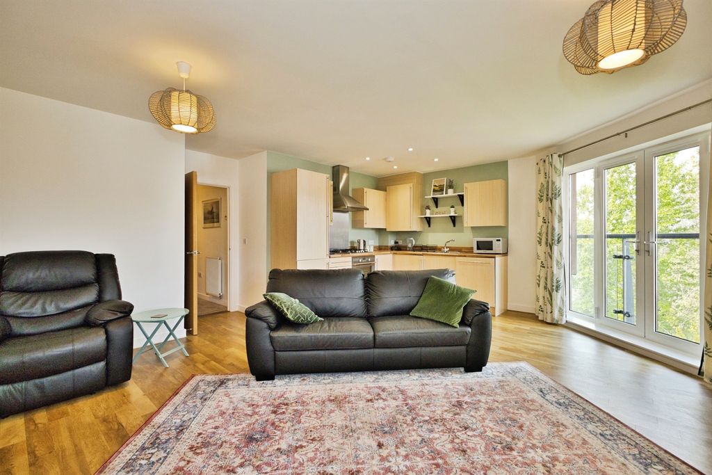 Property photo 2 of 12