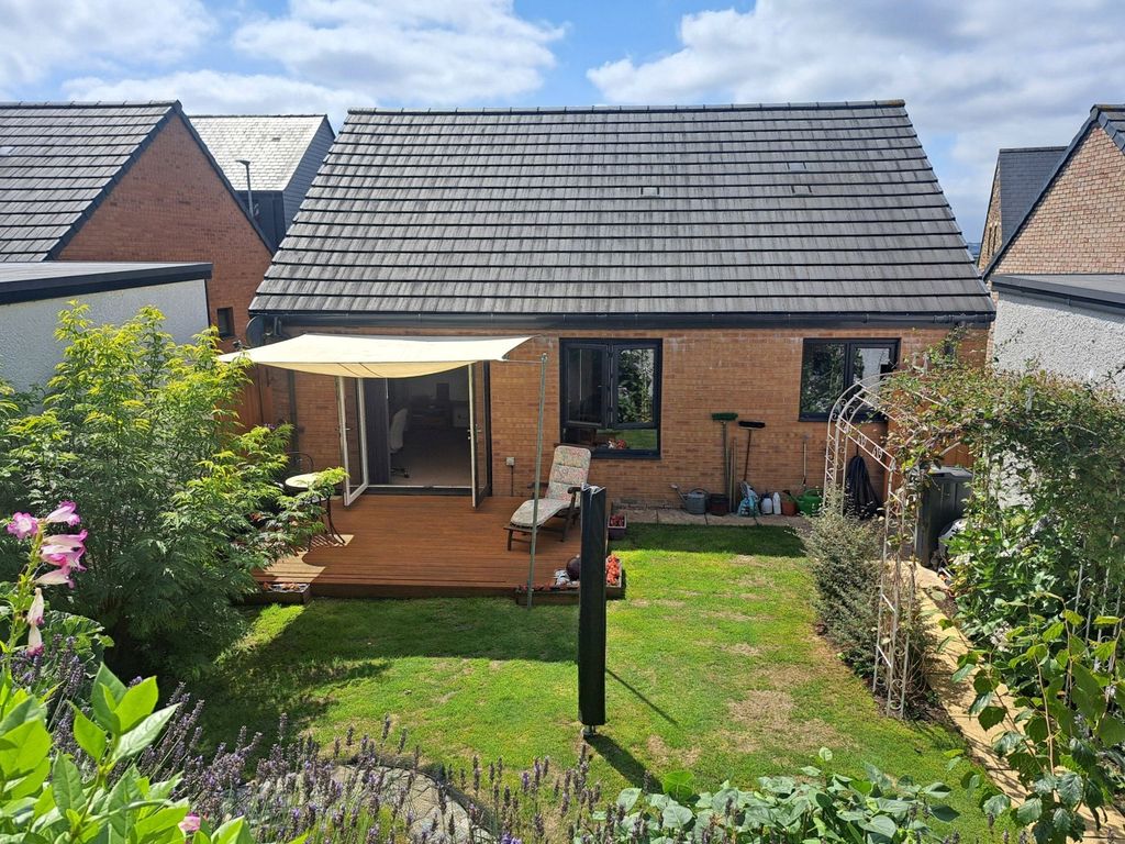 Property photo 2 of 25 Picture No. 31