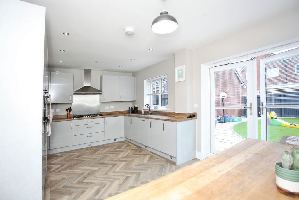 Property photo 2 of 31 Img_7628