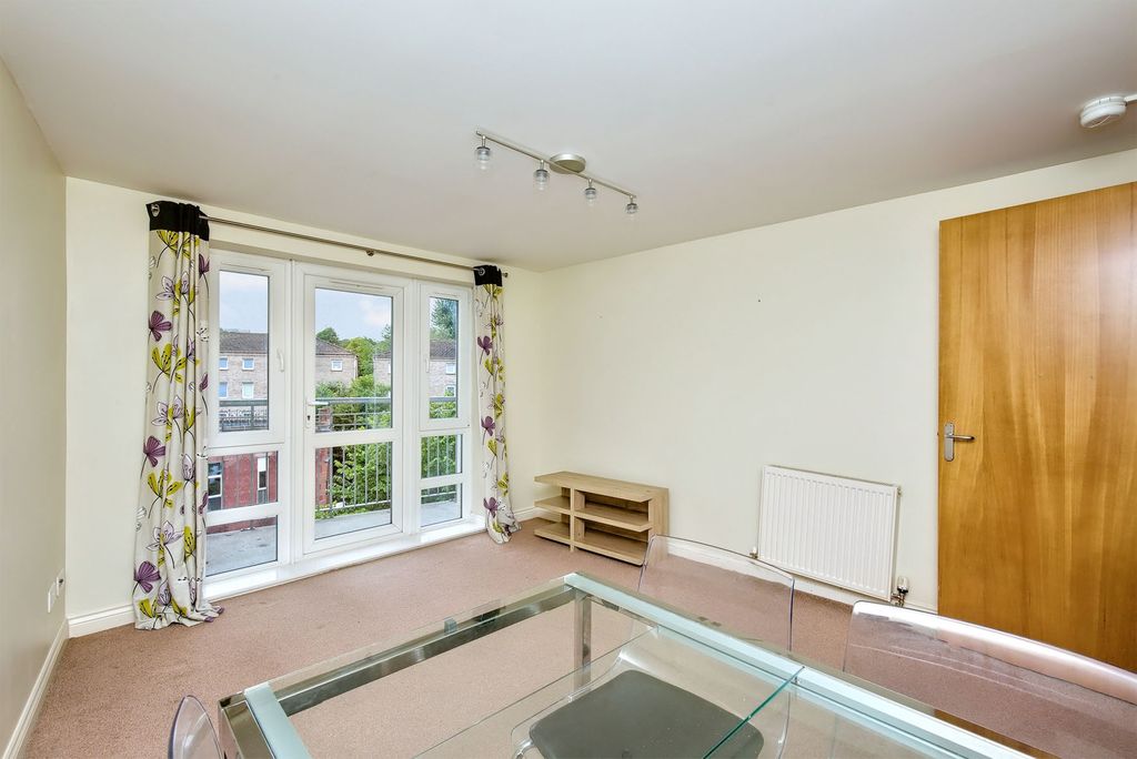 Property photo 3 of 12