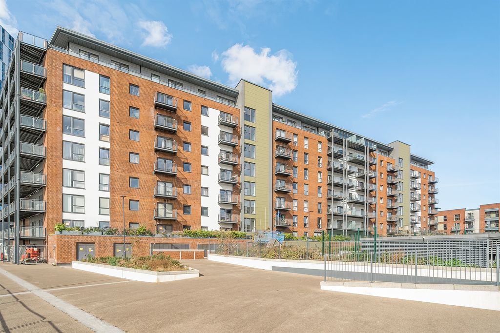 Property photo 3 of 13