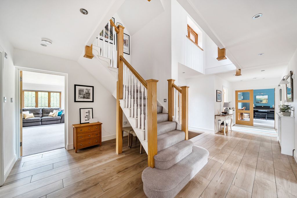 Property photo 3 of 42 Picture 3