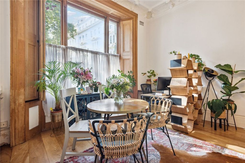 Property photo 3 of 6