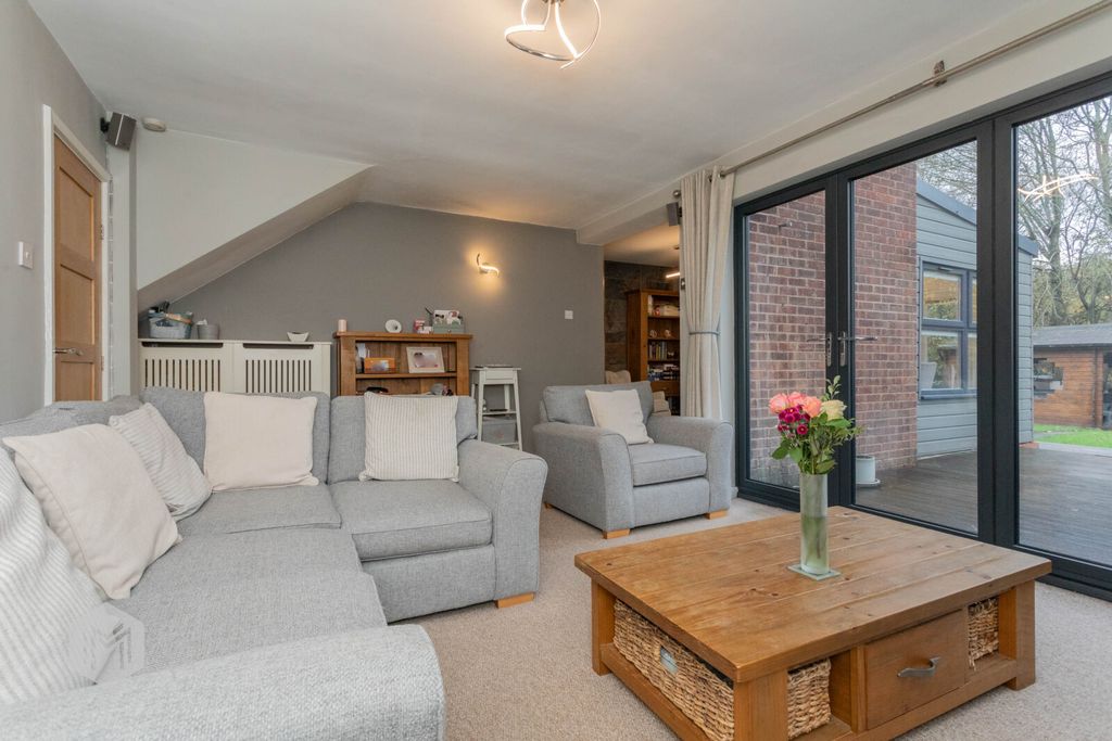 Property photo 2 of 35 Picture No. 11