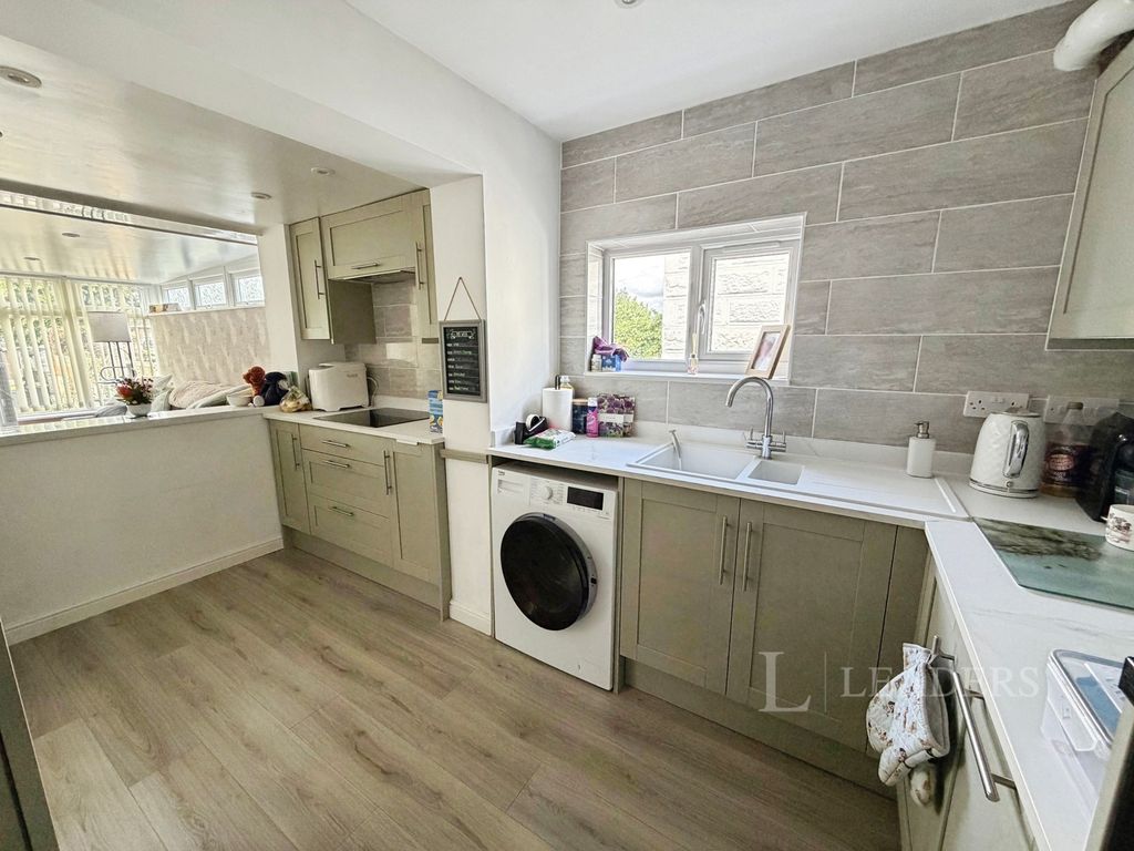 Property photo 3 of 20 Kitchen