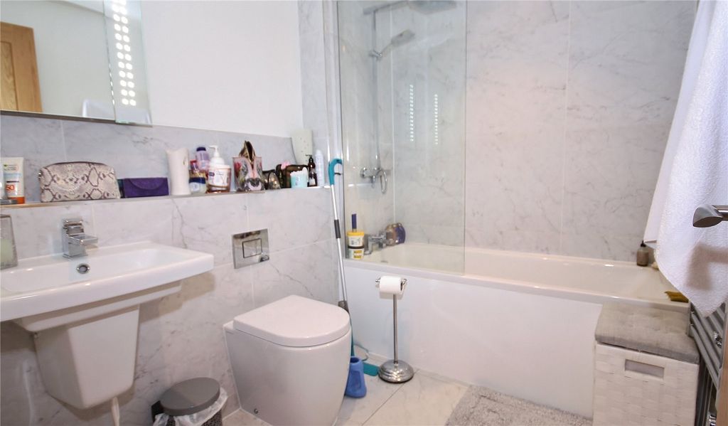 Property photo 3 of 6 Photo 05
