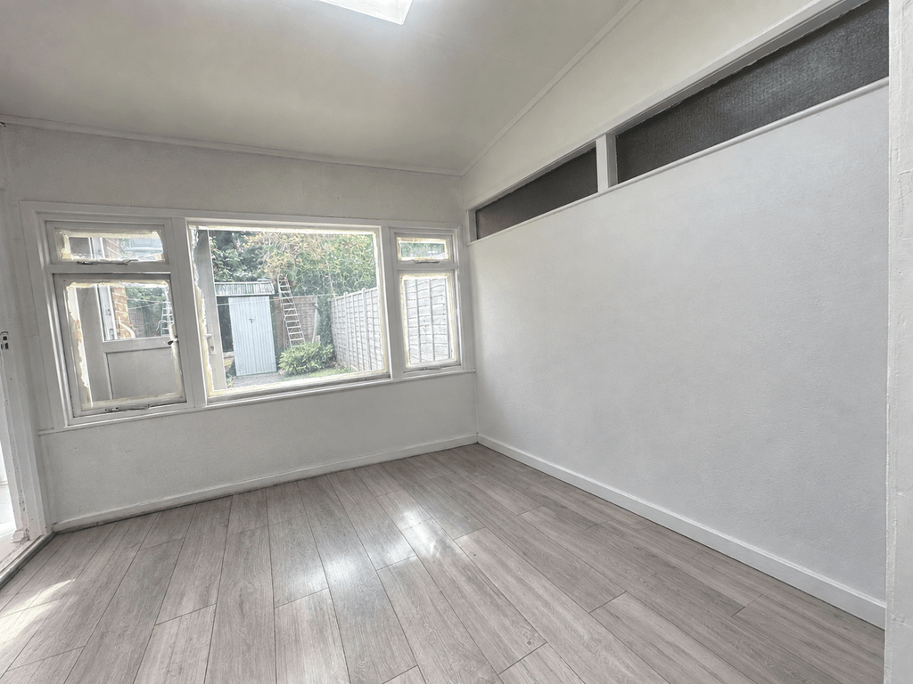 Property photo 3 of 11 Gallery