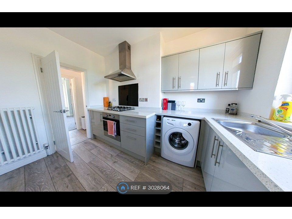 Property photo 2 of 9 Kitchen