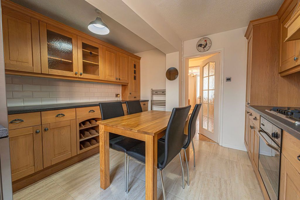 Property photo 2 of 21