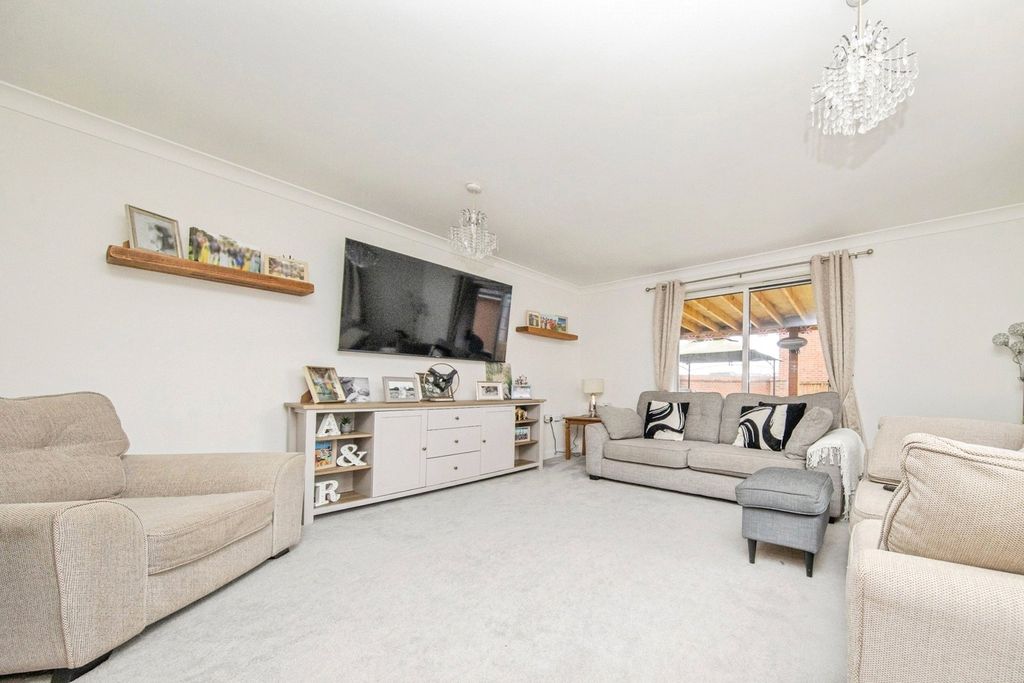Property photo 3 of 20 Pbox-Img.Jpg